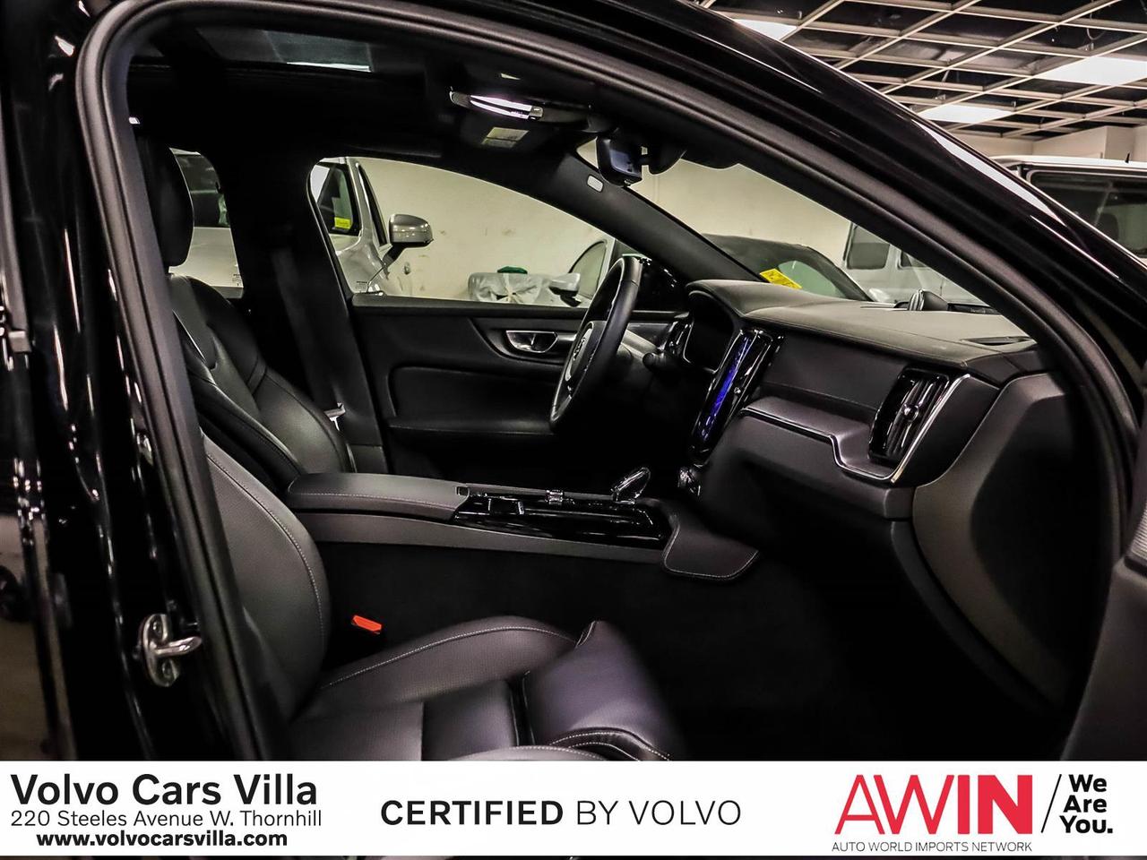 2025 Volvo S60 Plug-In Hybrid T8 AWD Ultra Black Edition Photo