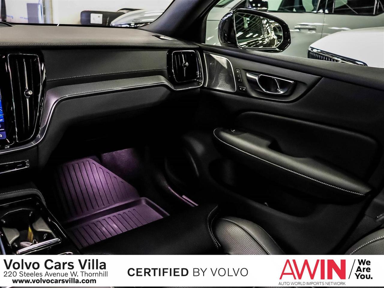 2025 Volvo S60 Plug-In Hybrid T8 AWD Ultra Black Edition Photo