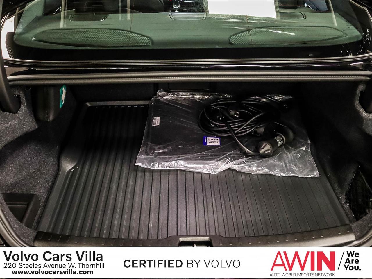 2025 Volvo S60 Plug-In Hybrid T8 AWD Ultra Black Edition Photo