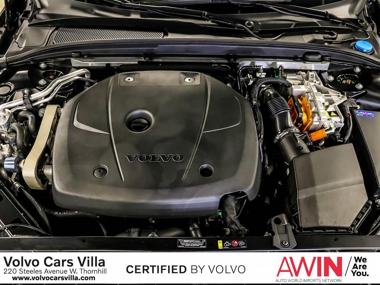 2025 Volvo S60 Plug-In Hybrid T8 AWD Ultra Black Edition Photo