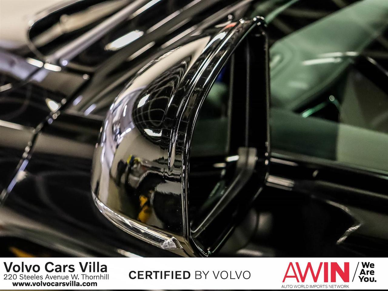 2025 Volvo S60 Plug-In Hybrid T8 AWD Ultra Black Edition Photo