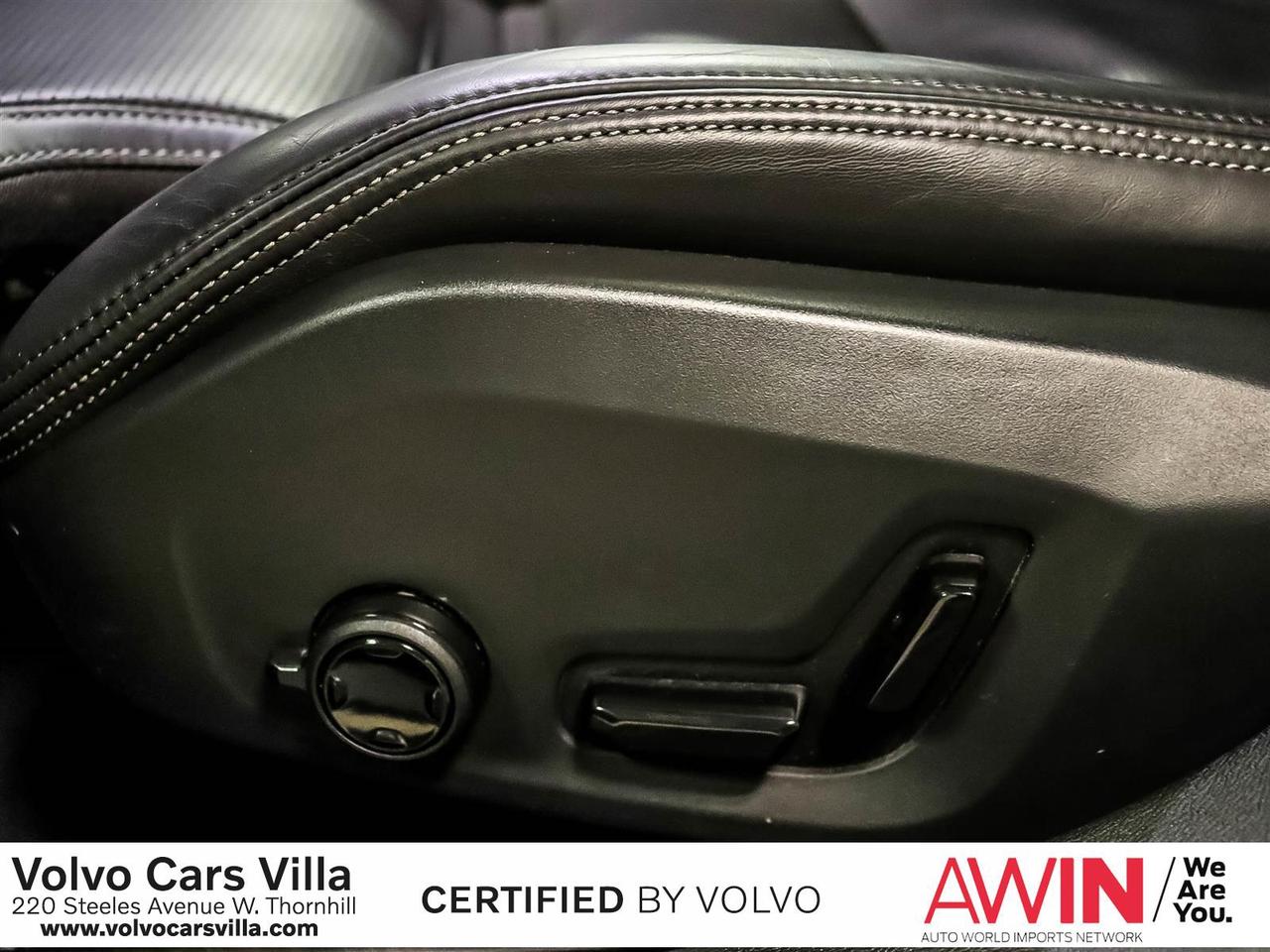 2025 Volvo S60 Plug-In Hybrid T8 AWD Ultra Black Edition Photo