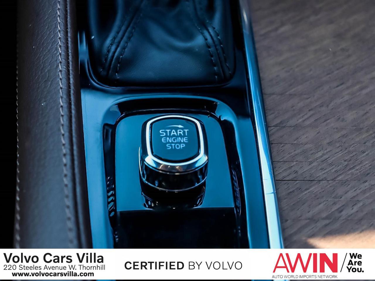 2022 Volvo XC90 T6 AWD Momentum (7-Seat) Photo