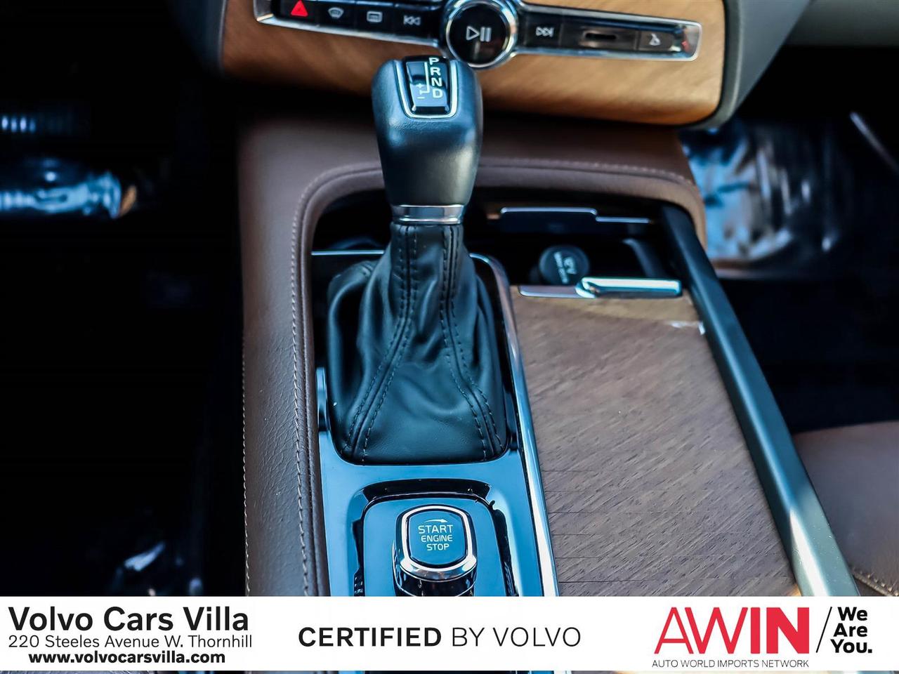 2022 Volvo XC90 T6 AWD Momentum (7-Seat) Photo
