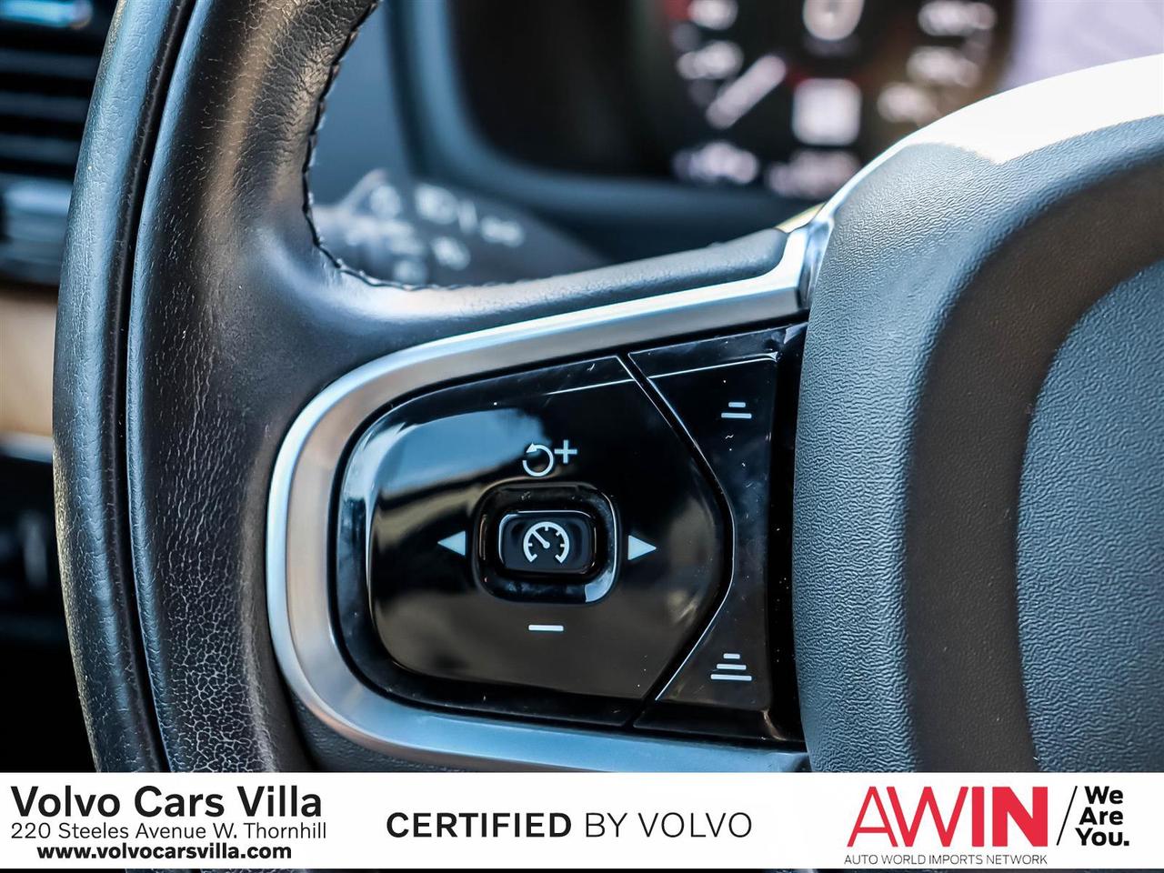 2022 Volvo XC90 T6 AWD Momentum (7-Seat) Photo