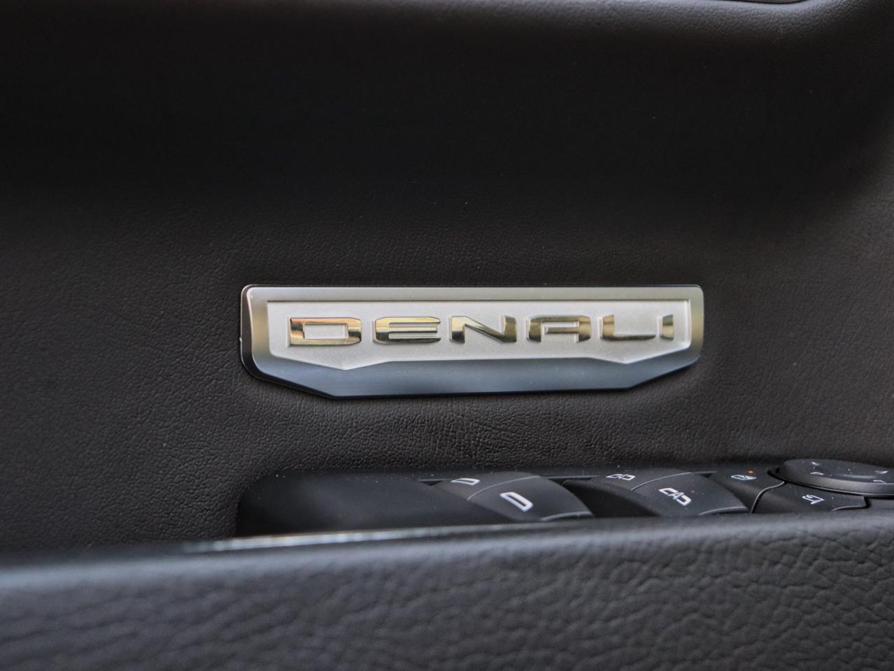 2023 GMC Sierra 1500 Denali Crew Cab Short Box 4WD Photo