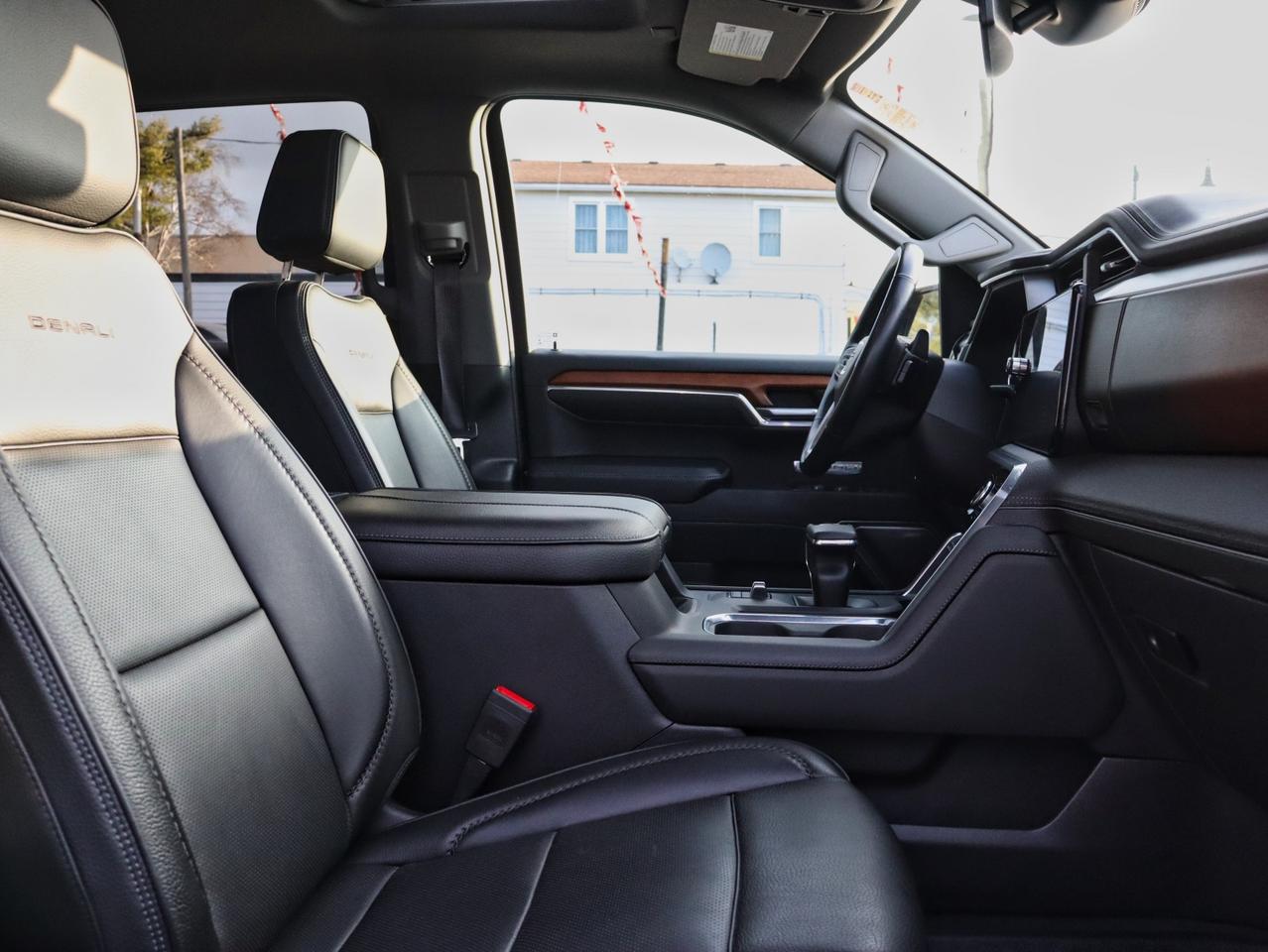 2023 GMC Sierra 1500 Denali Crew Cab Short Box 4WD Photo