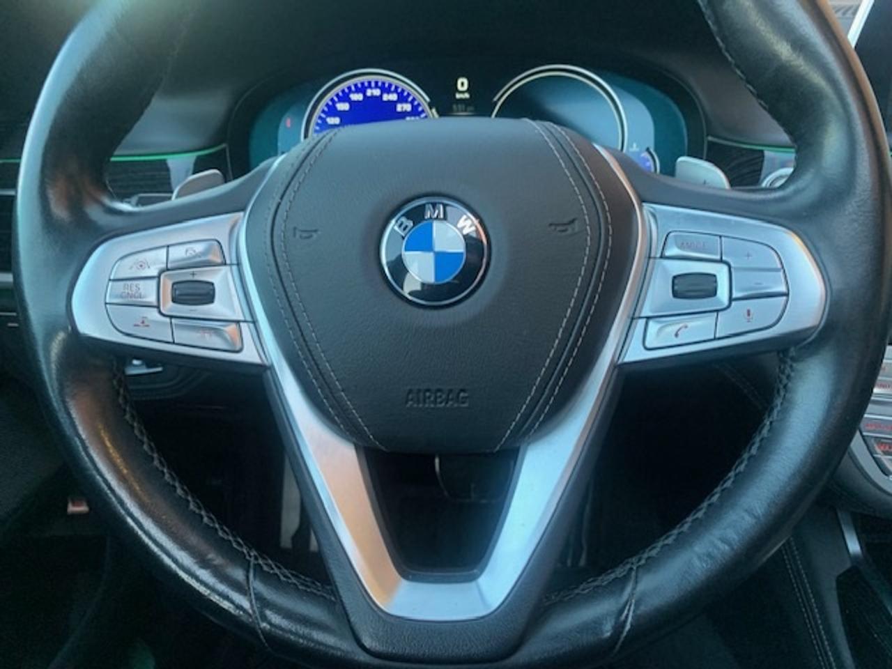 2018 BMW 750i XDRIVE M-SPORT Photo
