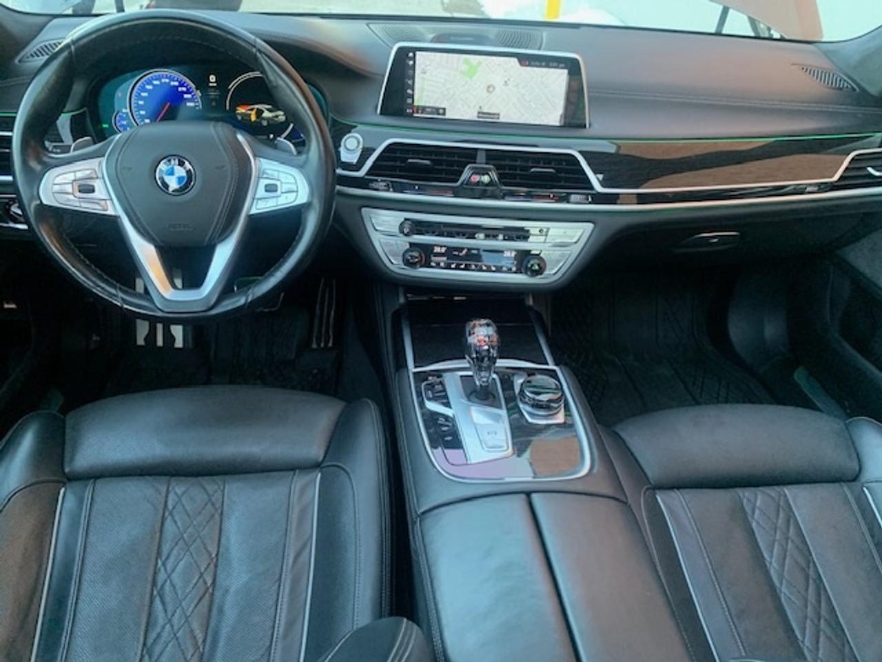 2018 BMW 750i XDRIVE M-SPORT Photo