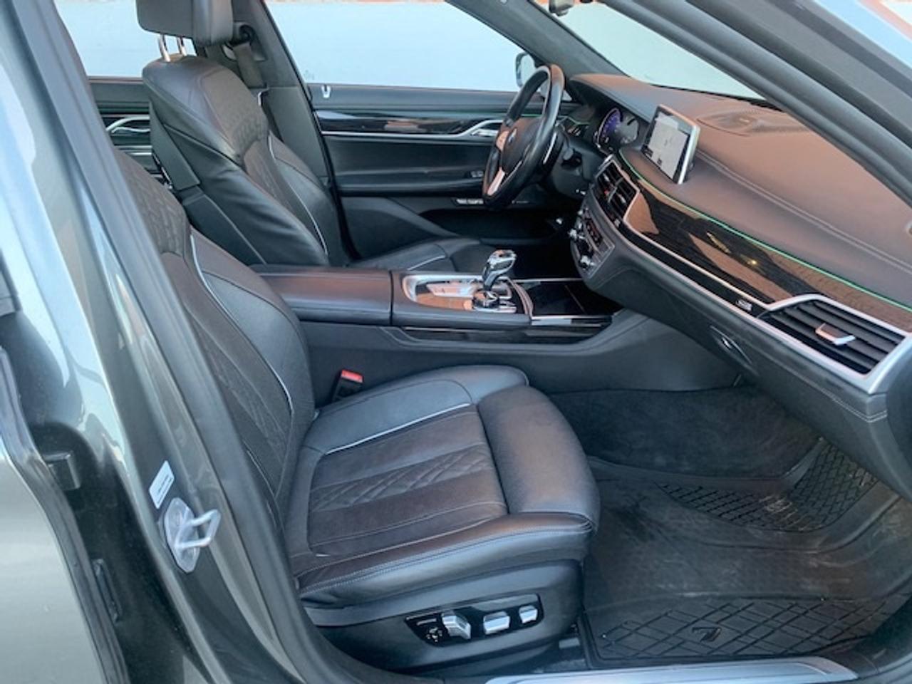 2018 BMW 750i XDRIVE M-SPORT Photo