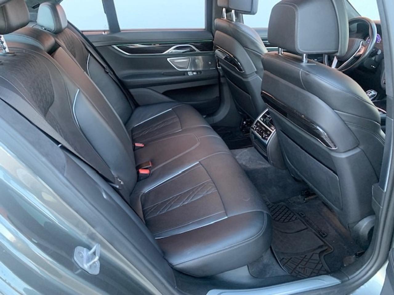 2018 BMW 750i XDRIVE M-SPORT Photo