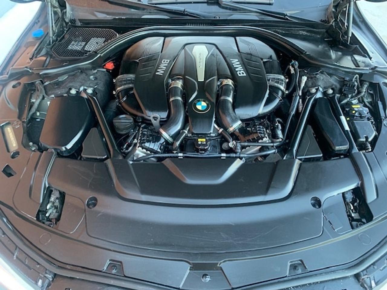 2018 BMW 750i XDRIVE M-SPORT Photo