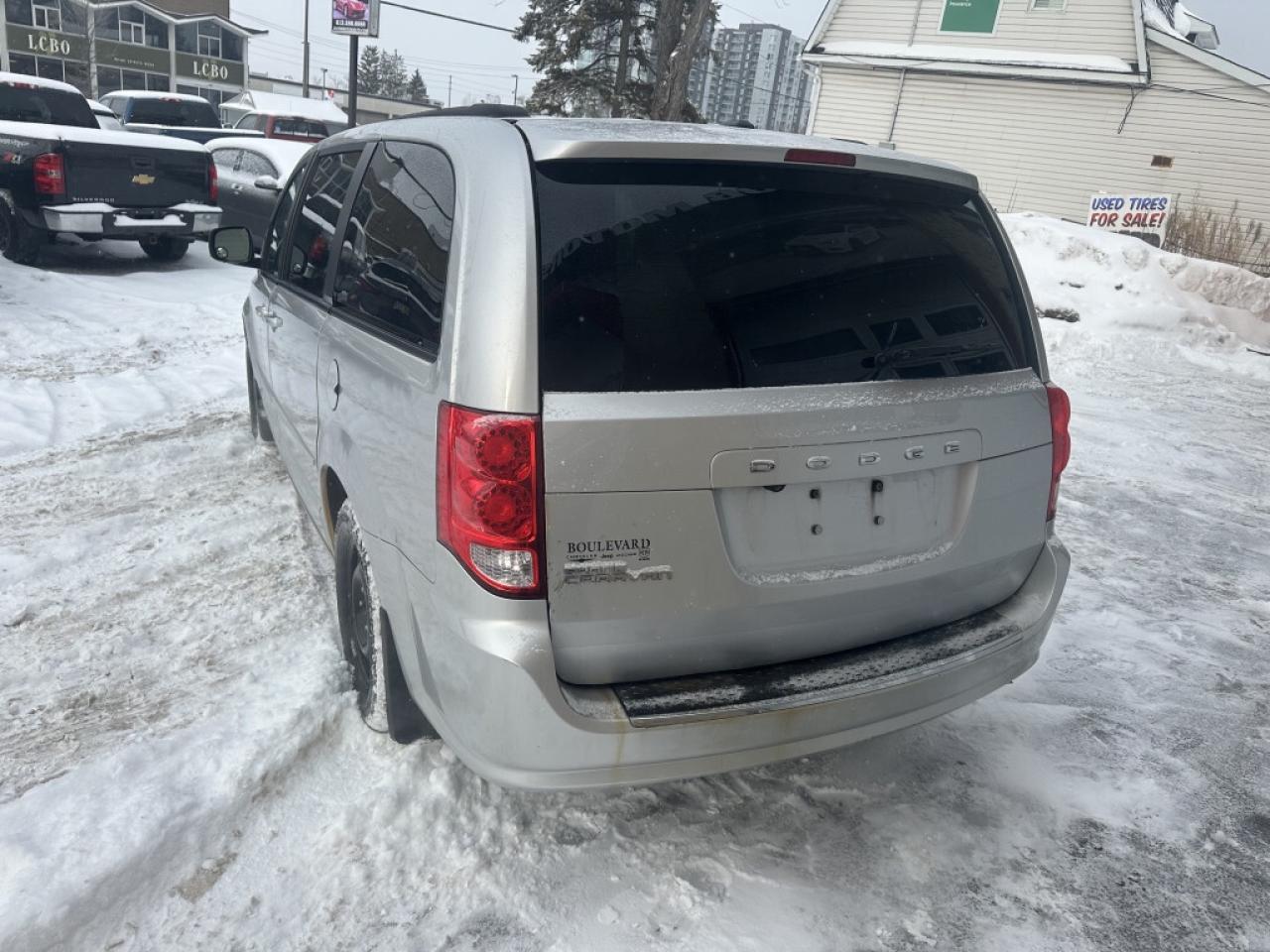 2012 Dodge Grand Caravan 4dr Wgn SXT Photo3