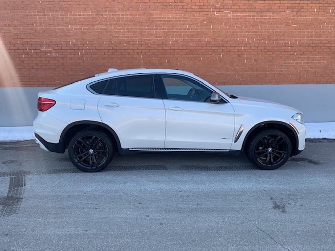 2016 BMW X6 xDrive35i Photo4