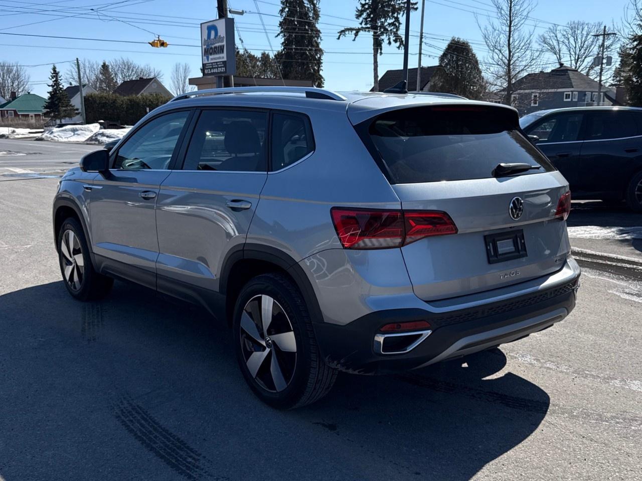 2024 Volkswagen Taos Highline 4MOTION Photo