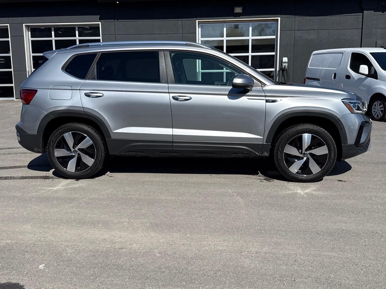 2024 Volkswagen Taos Highline 4MOTION Photo