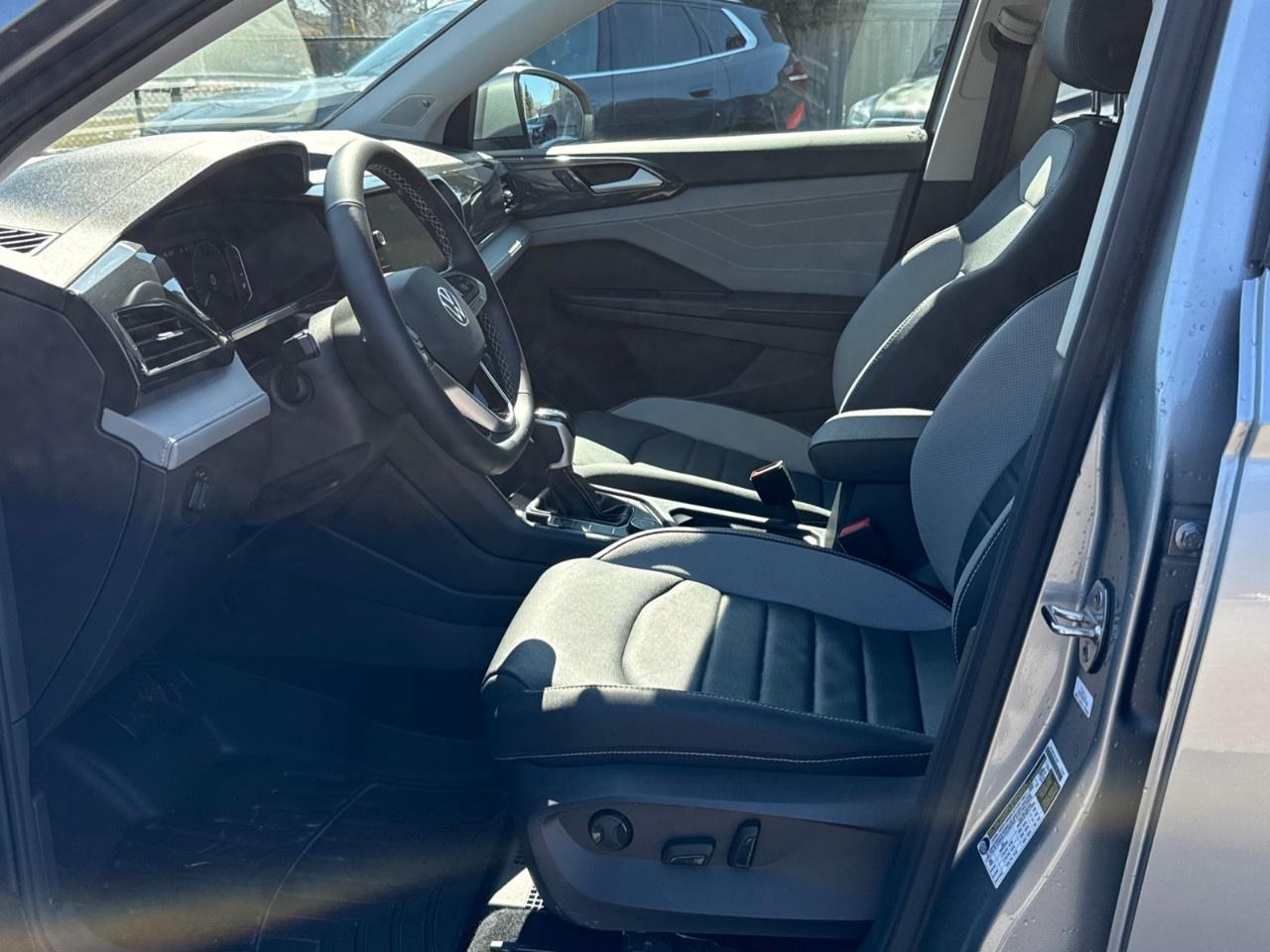 2024 Volkswagen Taos Highline 4MOTION Photo