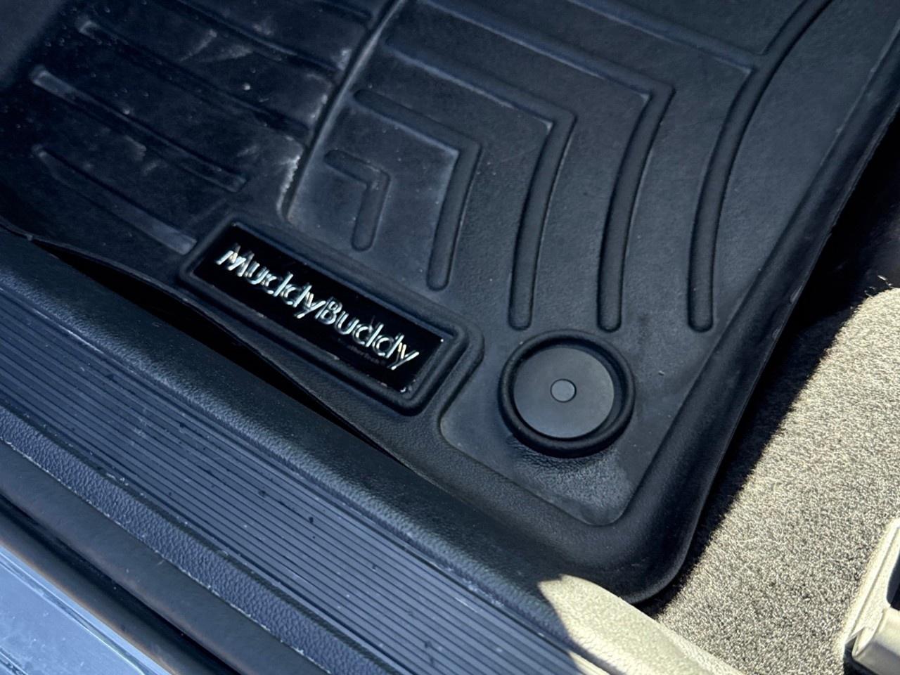 2024 Volkswagen Taos Highline 4MOTION Photo