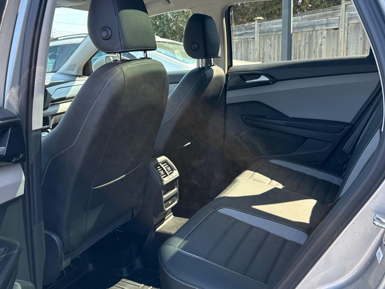 2024 Volkswagen Taos Highline 4MOTION Photo