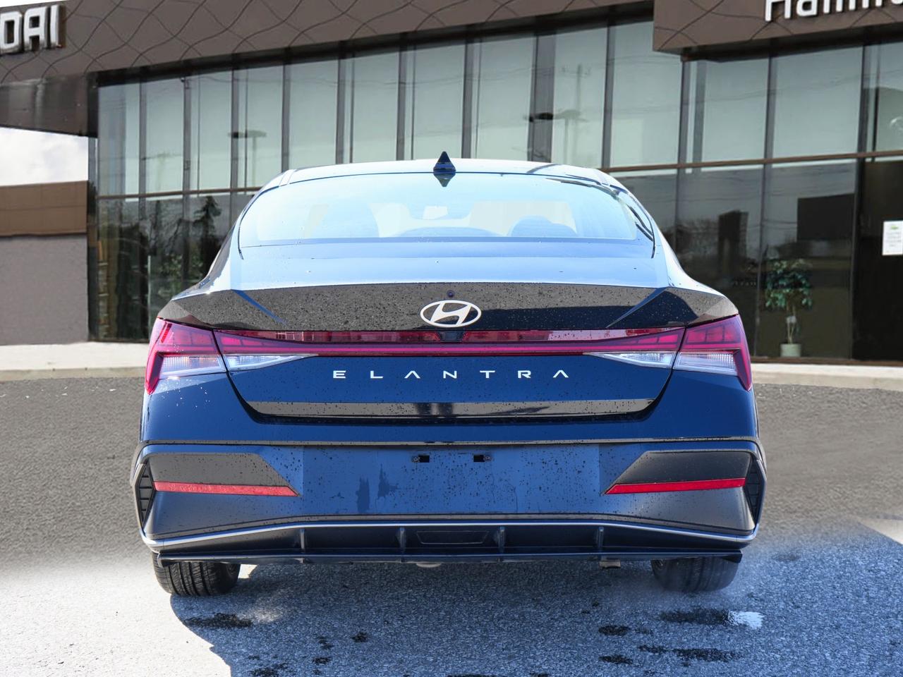 2025 Hyundai Elantra Luxury Photo