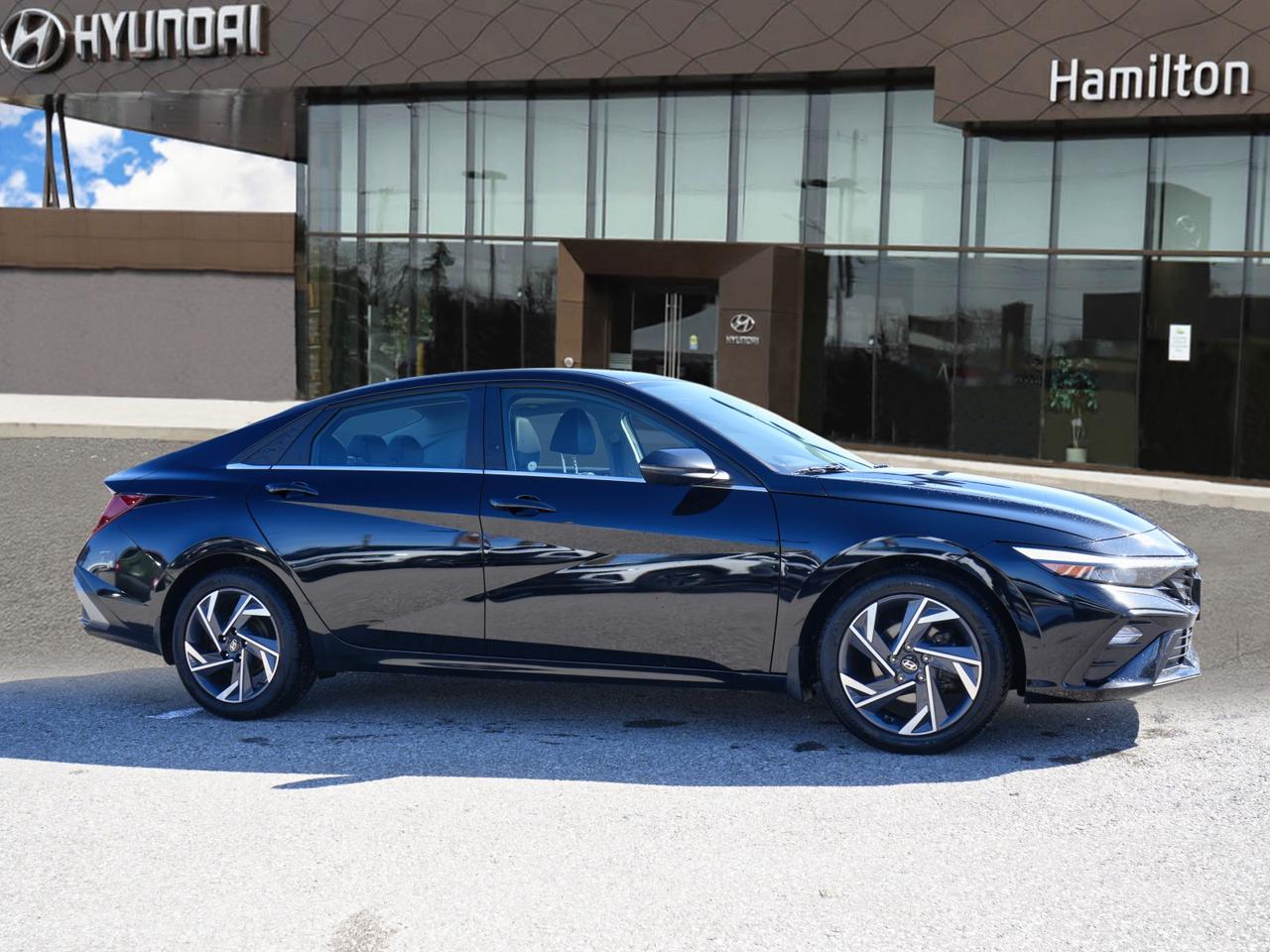 2025 Hyundai Elantra Luxury Photo