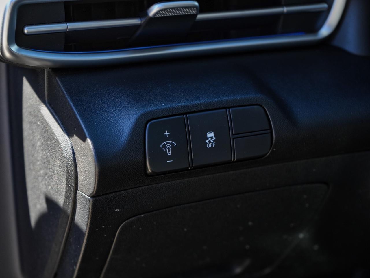 2025 Hyundai Elantra Luxury Photo