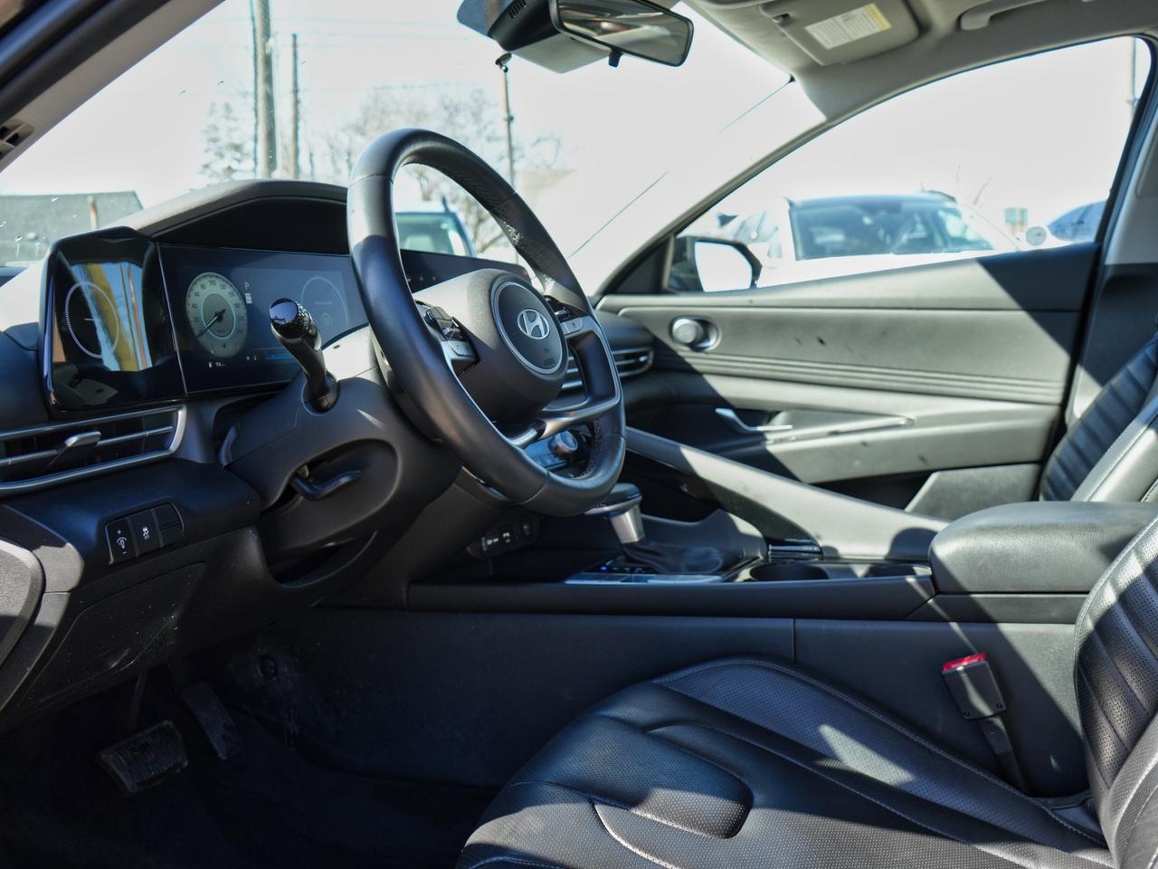 2025 Hyundai Elantra Luxury Photo
