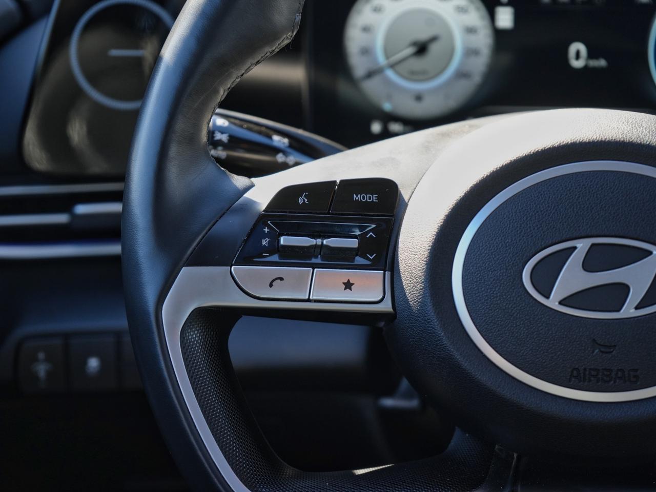 2025 Hyundai Elantra Luxury Photo