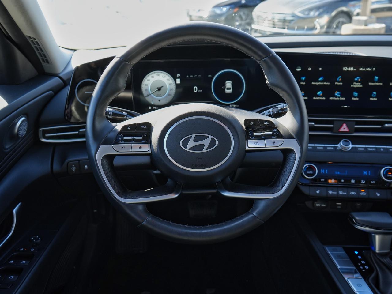 2025 Hyundai Elantra Luxury Photo