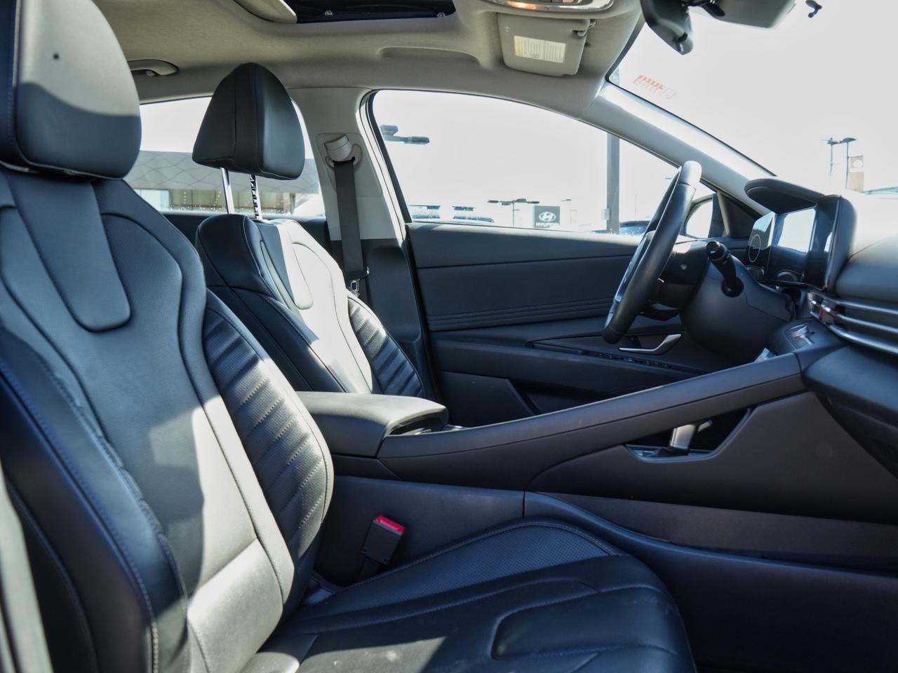 2025 Hyundai Elantra Luxury Photo
