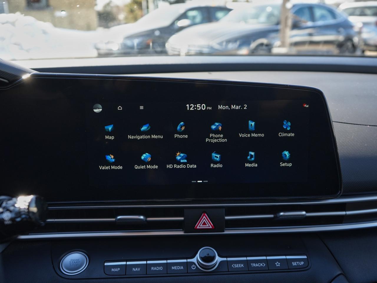2025 Hyundai Elantra Luxury Photo
