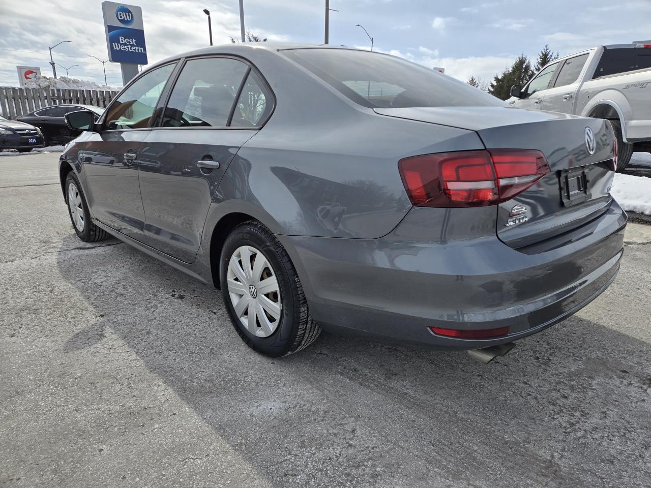 2016 Volkswagen Jetta Sedan 4dr 1.4 TSI Man Trendline Photo