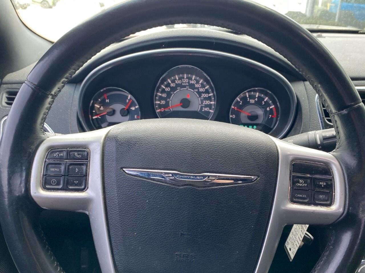 2013 Chrysler 200 4dr Sdn Limited Photo