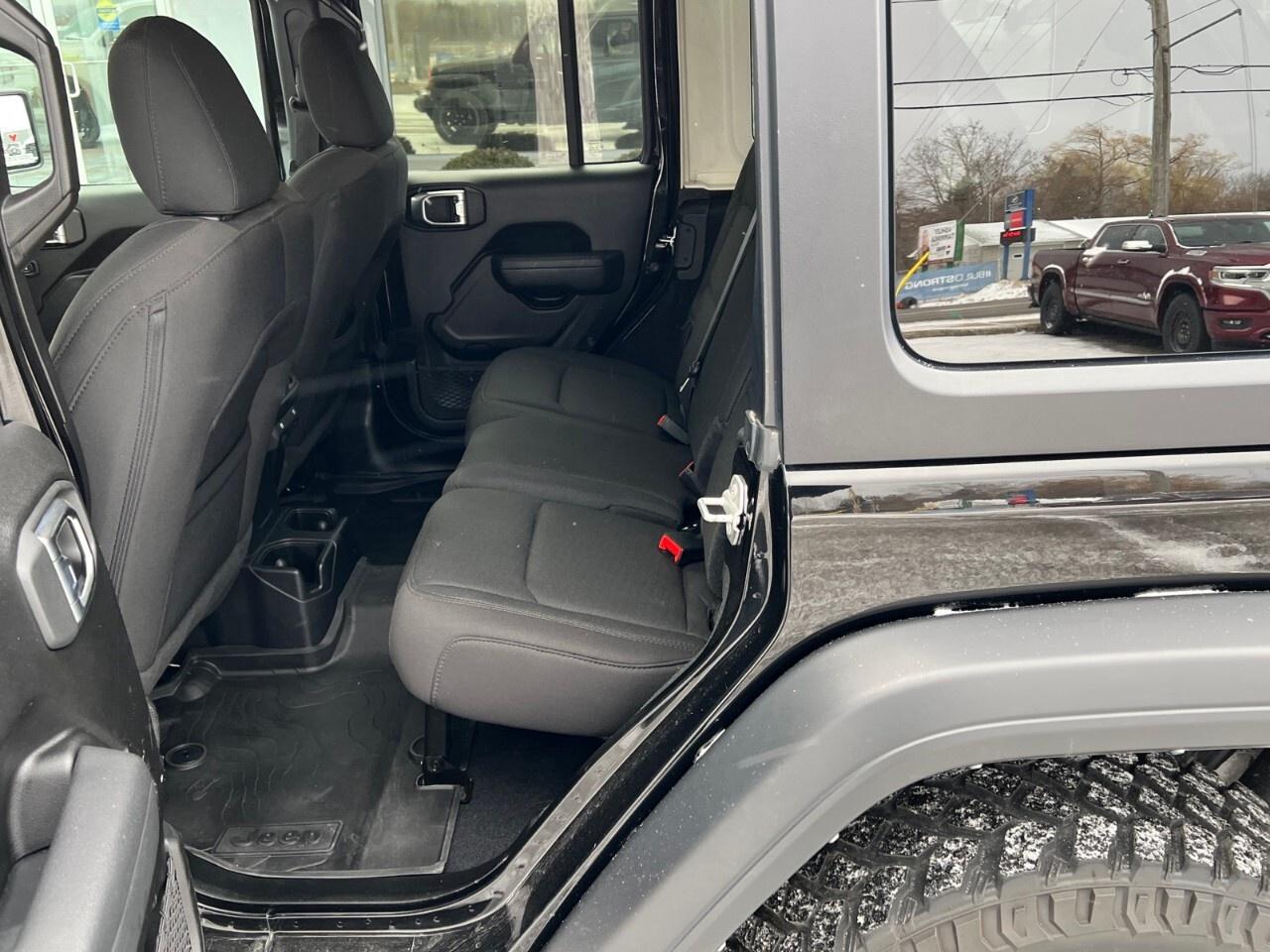 2022 Jeep Wrangler UNLIMITED WILLYS 4X4 Photo