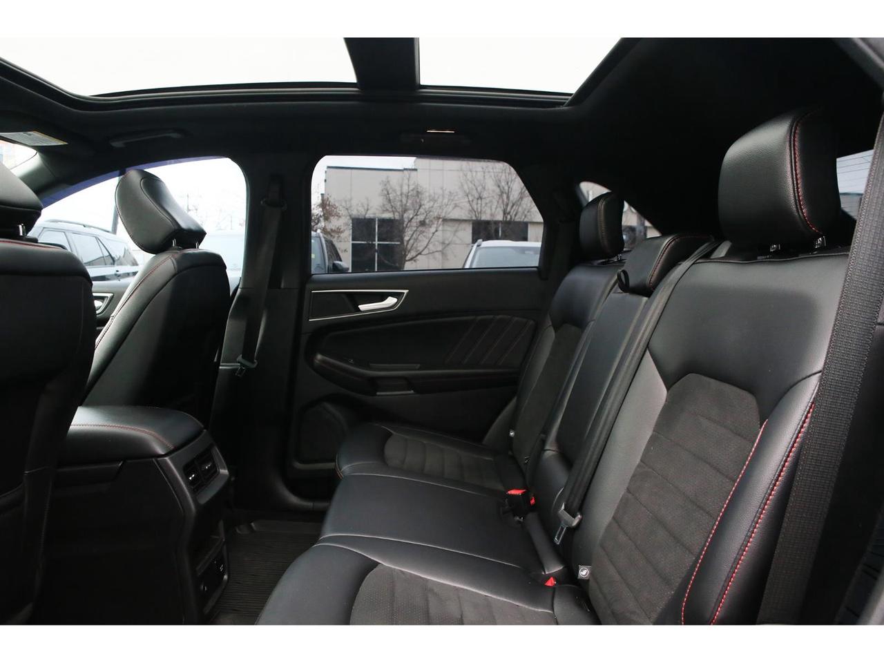 2024 Ford Edge ST-Line - AWD - Navigation - Leather Seats - Pano Roof - Dual Zone Climate - Adaptive Cruise Photo