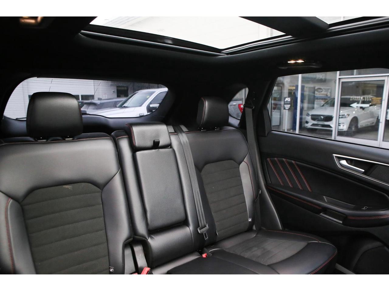 2024 Ford Edge ST-Line - AWD - Navigation - Leather Seats - Pano Roof - Dual Zone Climate - Adaptive Cruise Photo