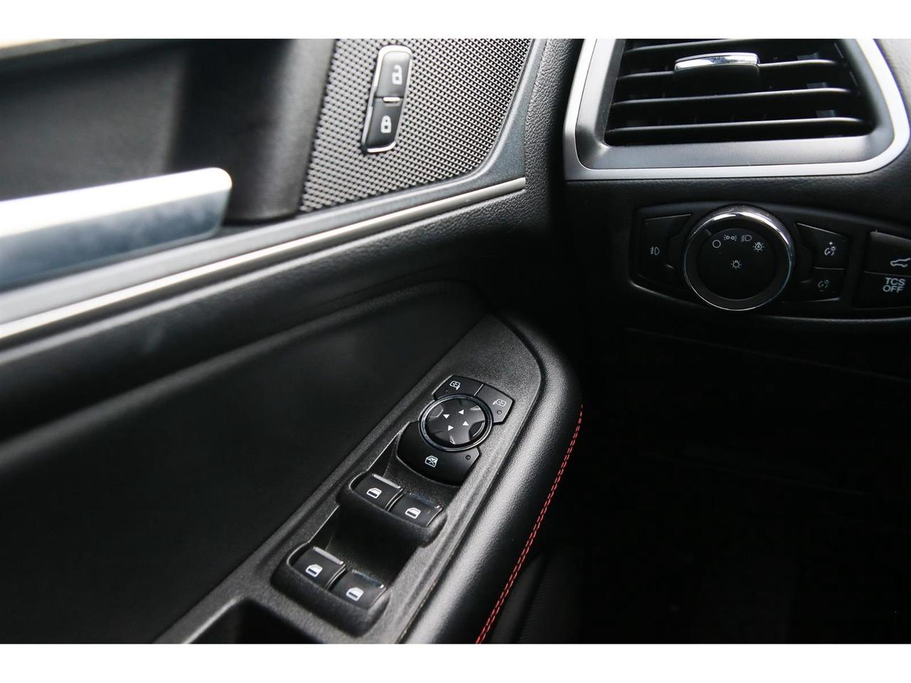 2024 Ford Edge ST-Line - AWD - Navigation - Leather Seats - Pano Roof - Dual Zone Climate - Adaptive Cruise Photo