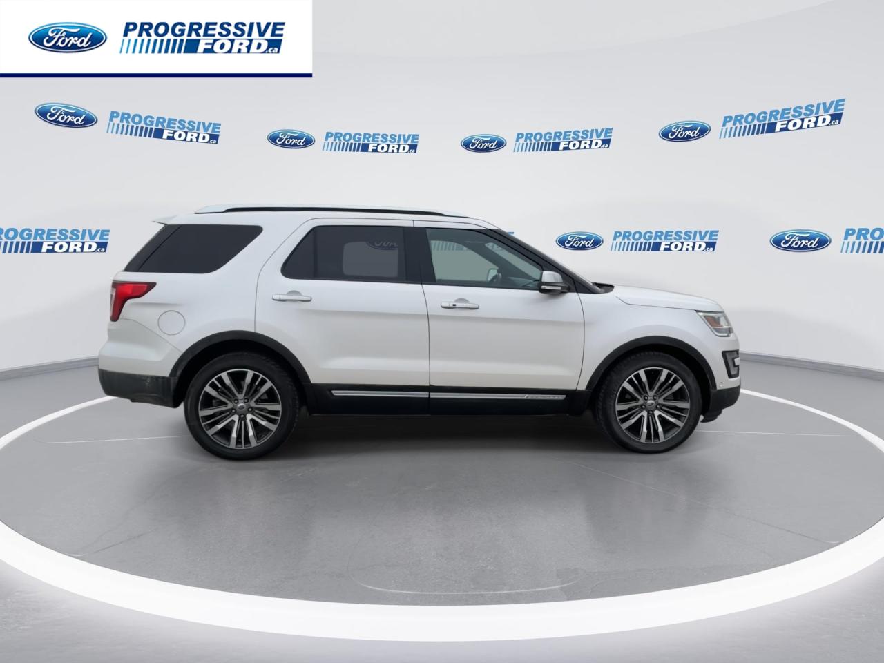 2017 Ford Explorer Platinum 4dr 4x4 Photo