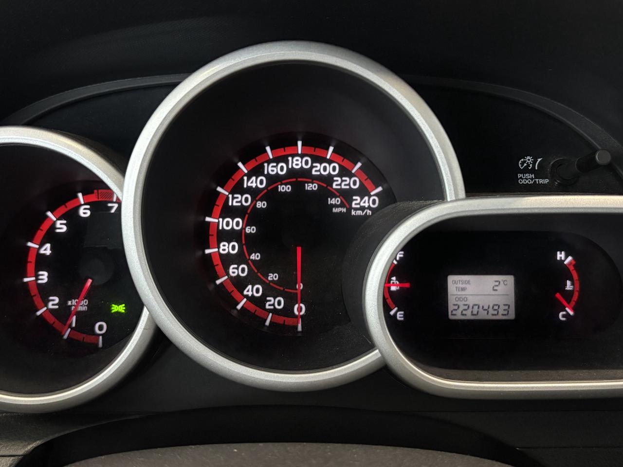 2009 Toyota Matrix XR MODEL   ONE OWNER   2 SETS OF TIRES   SUNROOF Photo