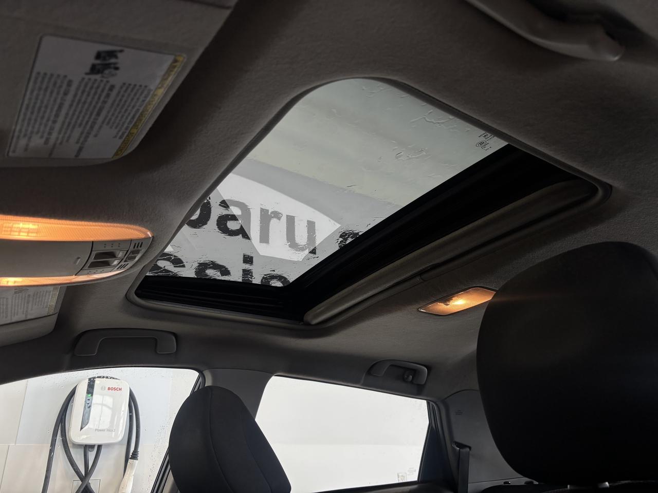 2009 Toyota Matrix XR MODEL   ONE OWNER   2 SETS OF TIRES   SUNROOF Photo