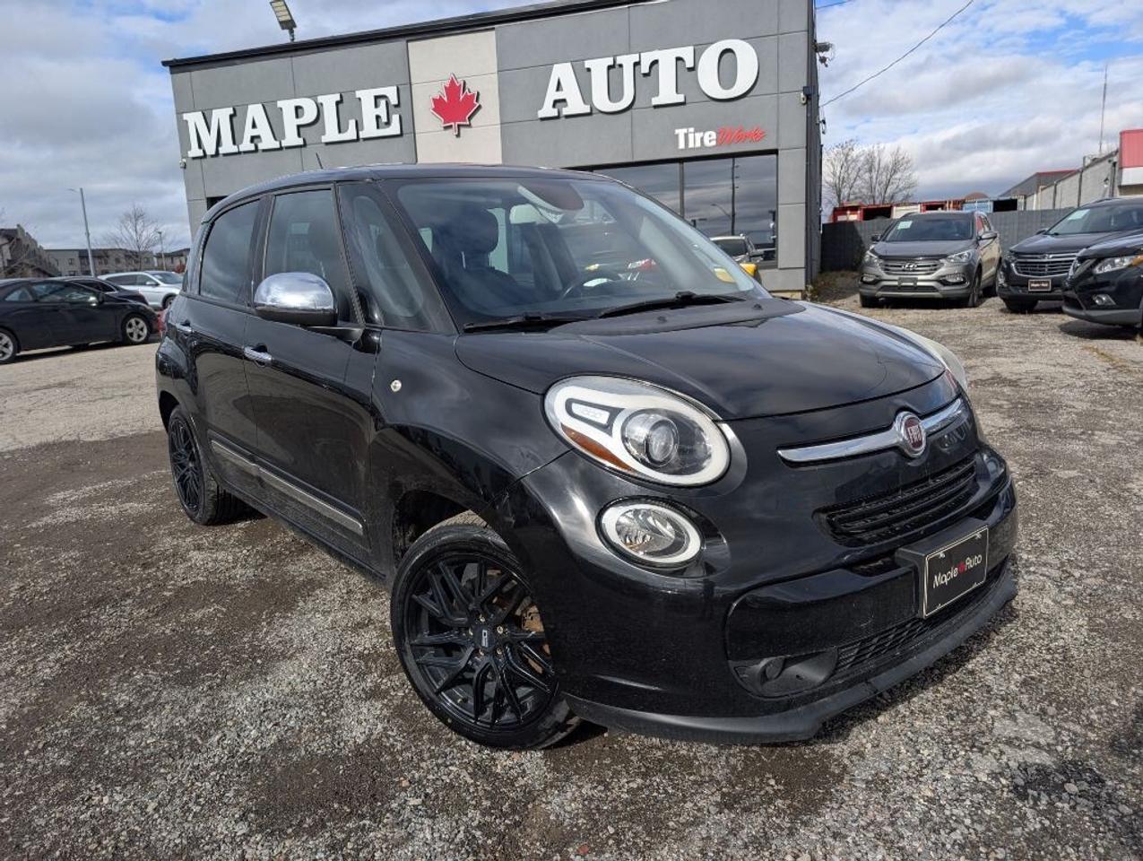 2015 Fiat 500L Lounge   NAV   LEATHER   PANOROOF   CAMERA Photo3