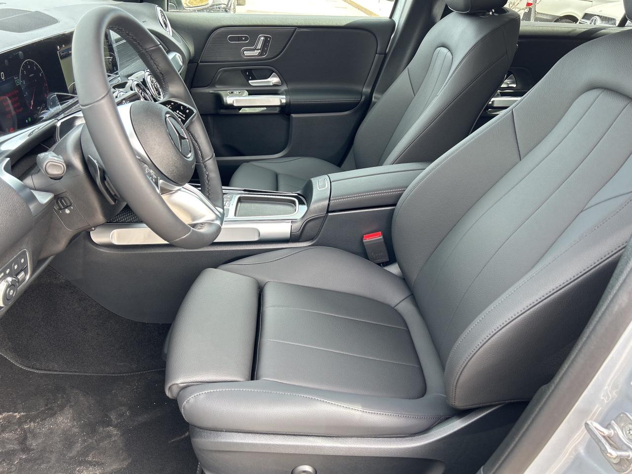 2025 Mercedes-Benz GLB 250 4MATIC Photo