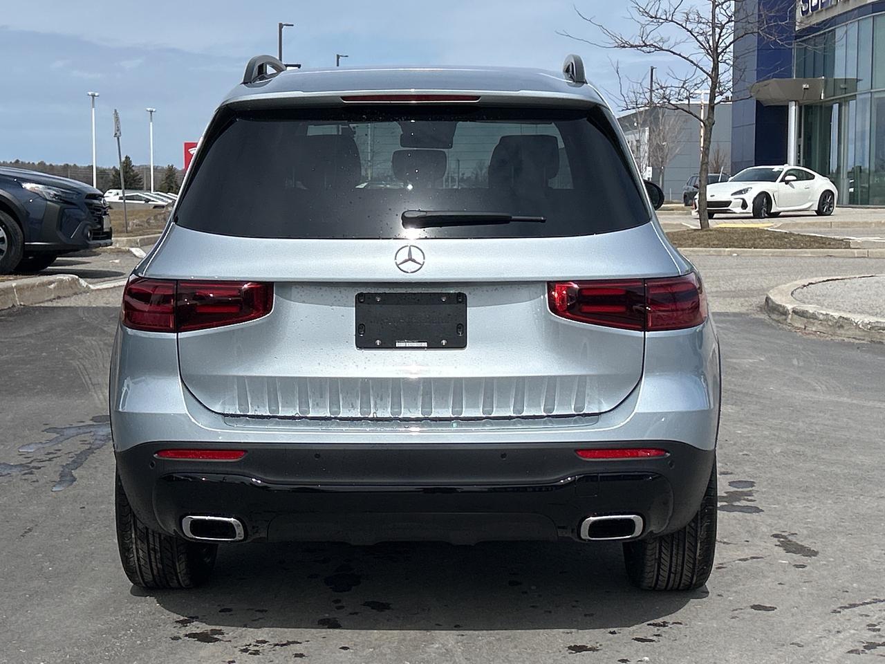 2025 Mercedes-Benz GLB 250 4MATIC Photo4