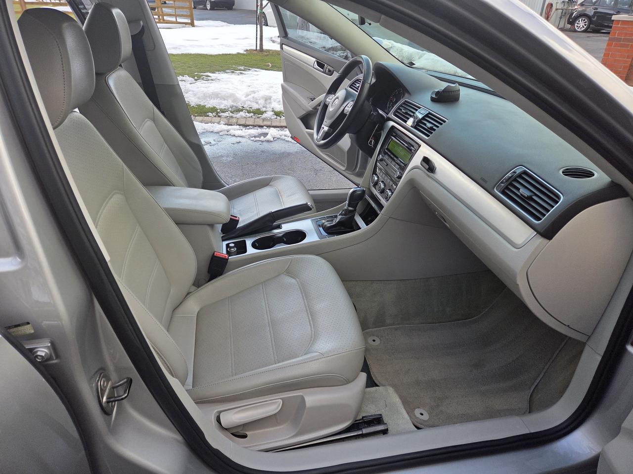 2013 Volkswagen Passat 4DR SDN 2.0 TDI DSG COMFORTLINE Photo