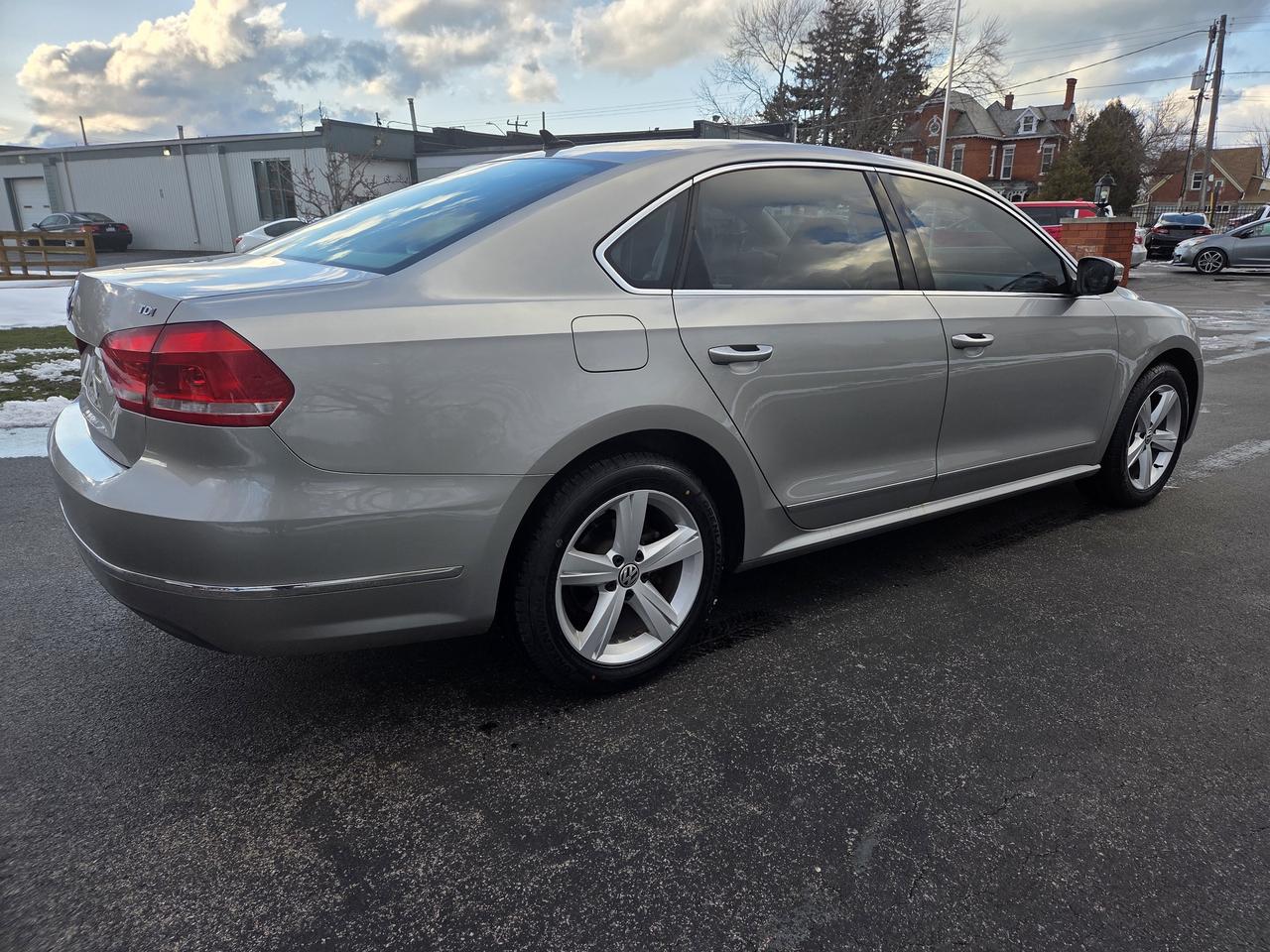 2013 Volkswagen Passat 4DR SDN 2.0 TDI DSG COMFORTLINE Photo