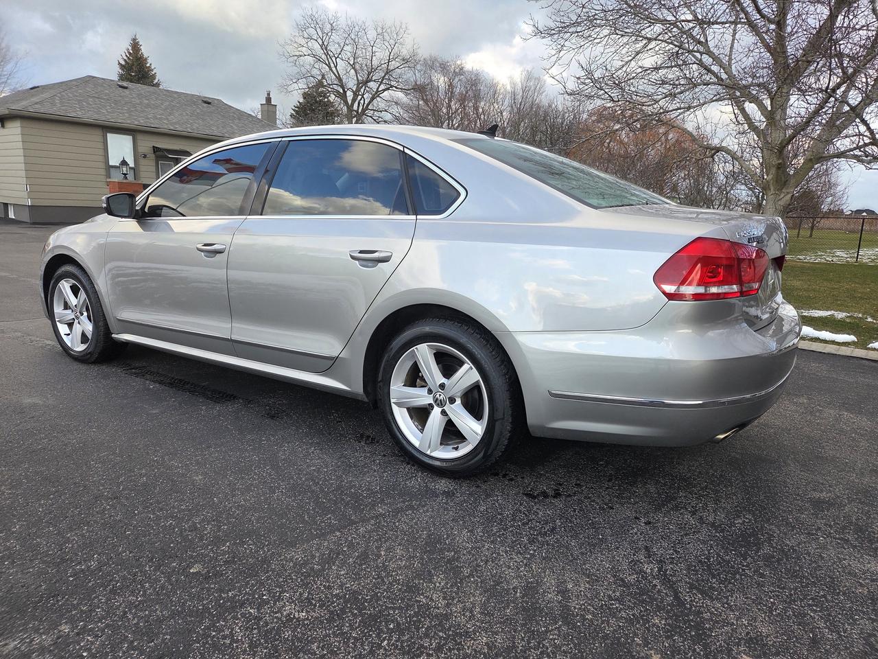 2013 Volkswagen Passat 4DR SDN 2.0 TDI DSG COMFORTLINE Photo4