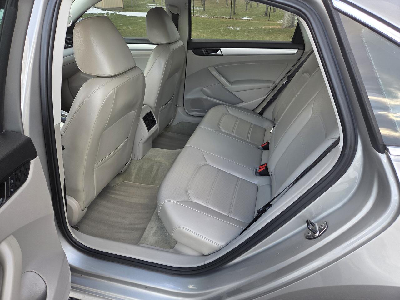 2013 Volkswagen Passat 4DR SDN 2.0 TDI DSG COMFORTLINE Photo