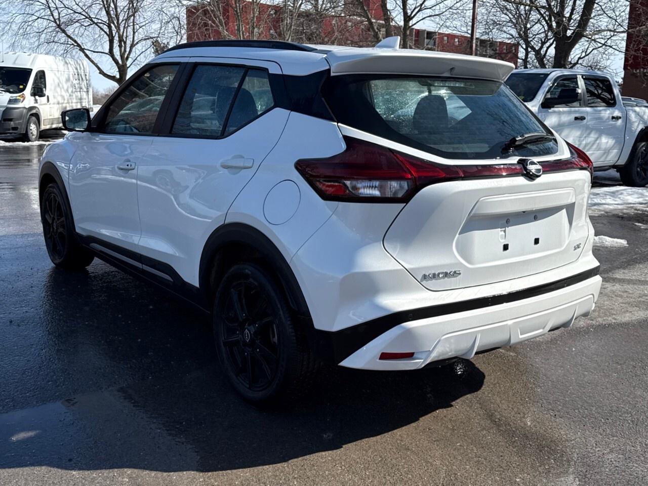 2023 Nissan Kicks SR   LEATHER   PREMIUM PKG Photo