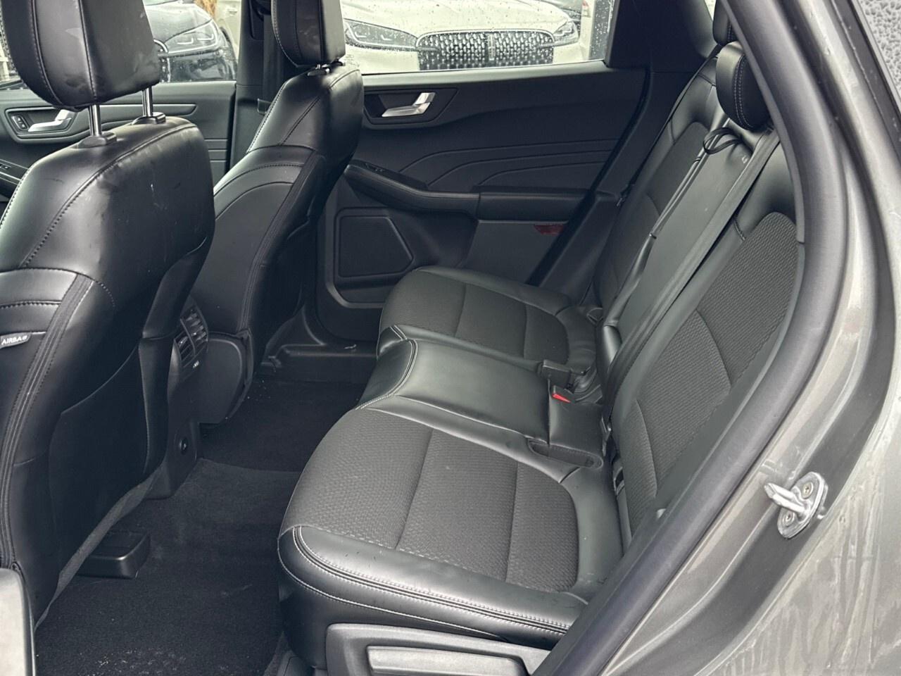 2025 Ford Escape PHEV   LOCAL TRADE   ONE OWNER Photo