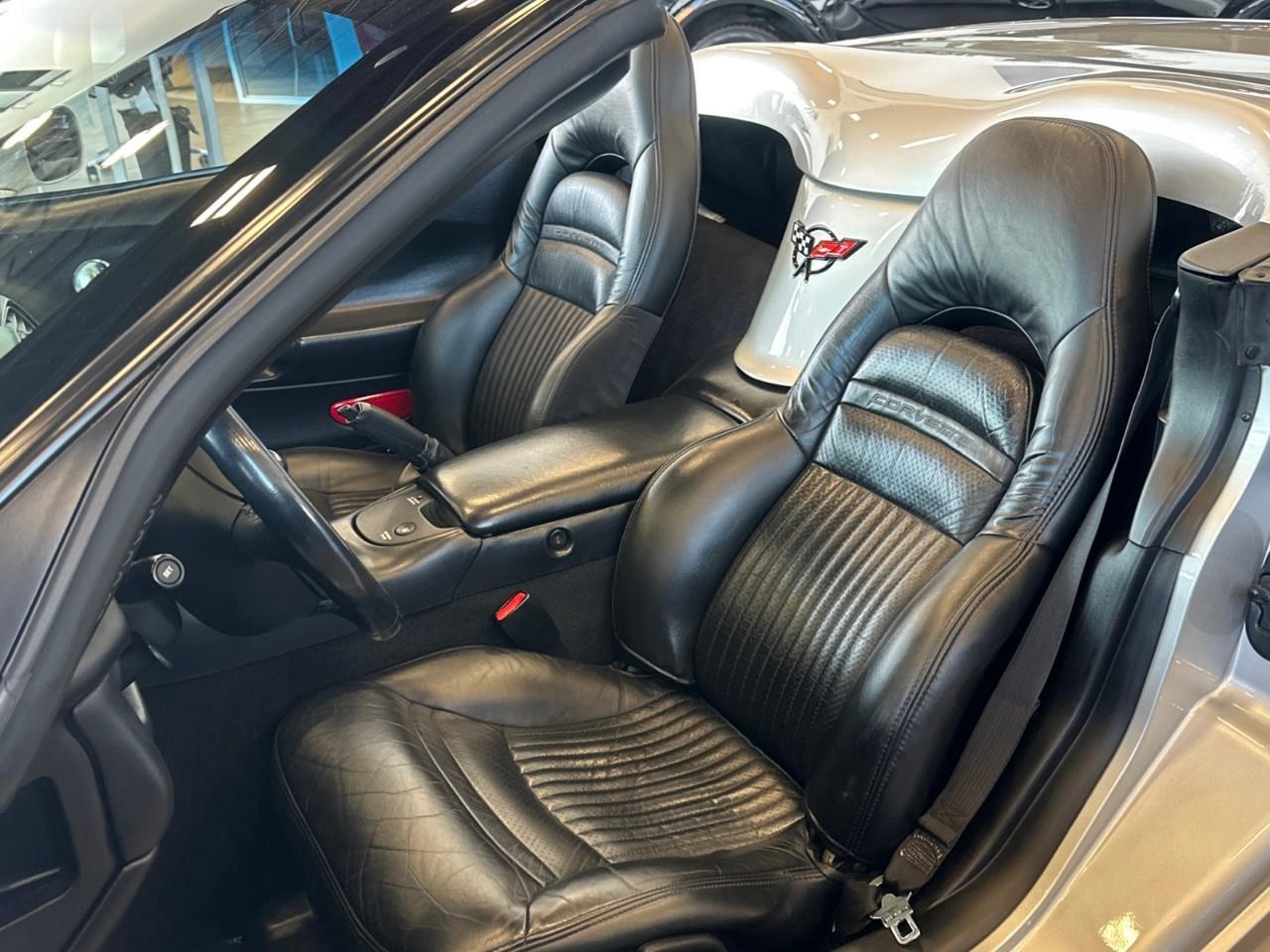 2002 Chevrolet Corvette Base 2dr Convertible Photo